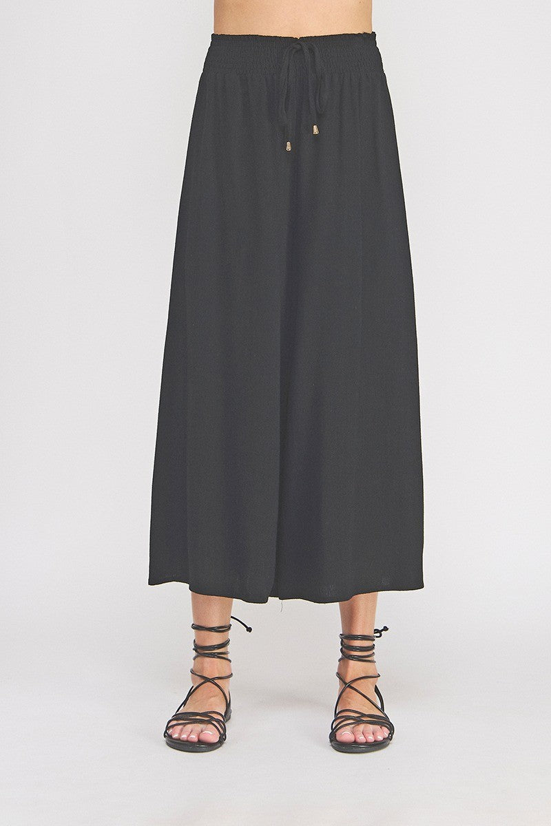 Smocked Tie-Waist Wide-Leg Capri in Black