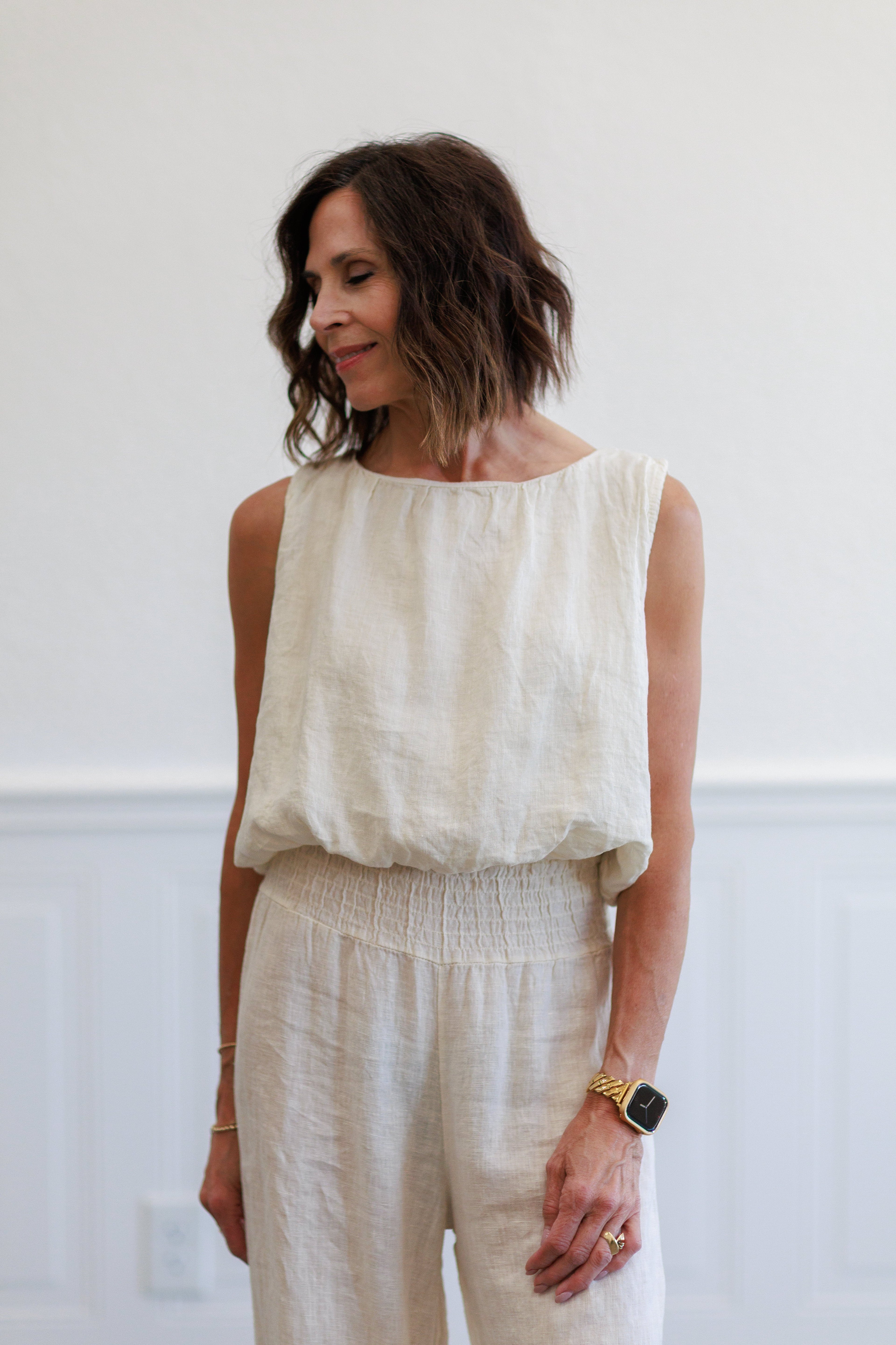 Butter Linen Sleeveless Blouson Top | Elastic Gathered Hem