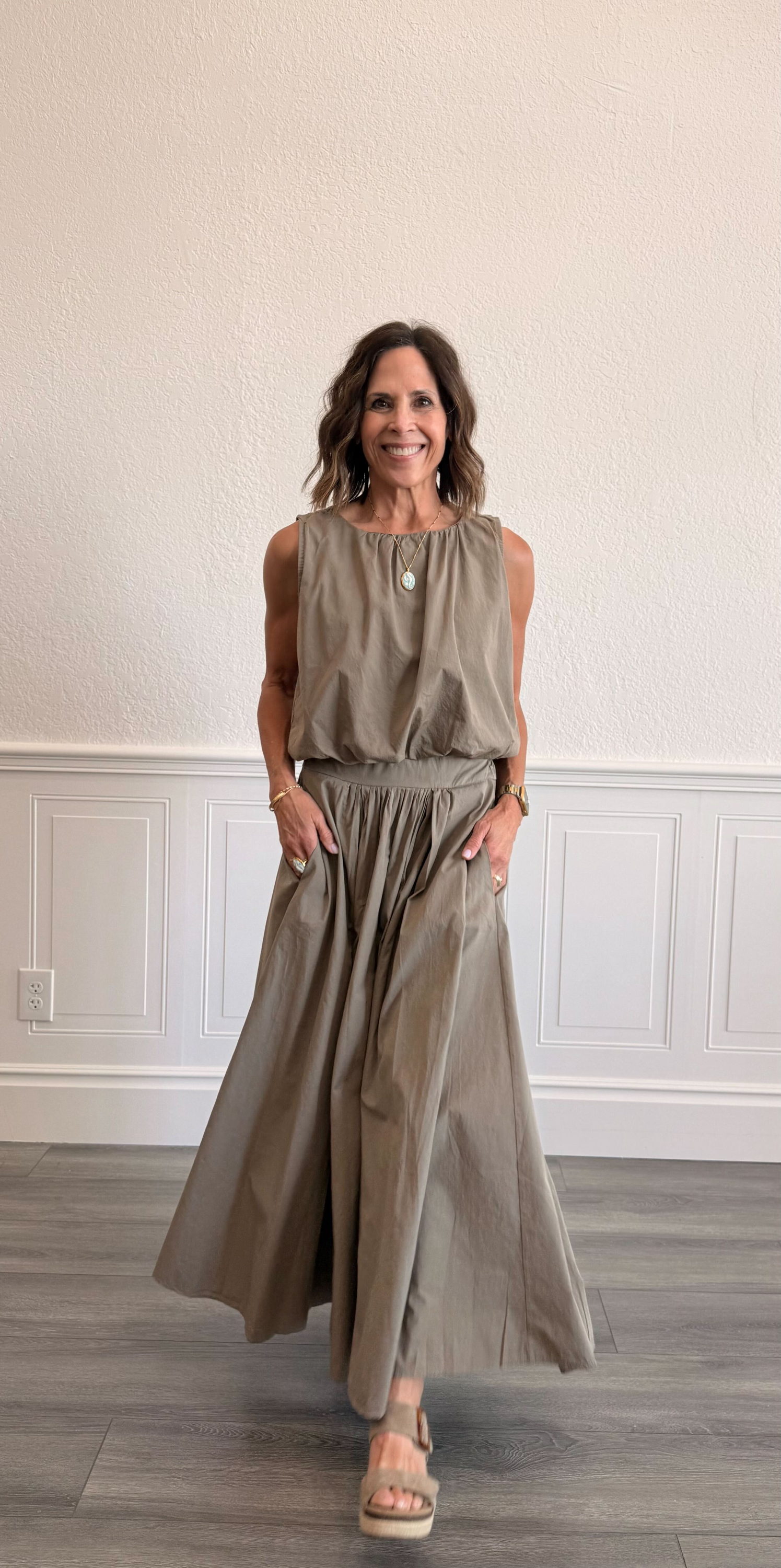 Cotton Poplin Sleeveless Bubble Top in Mocha