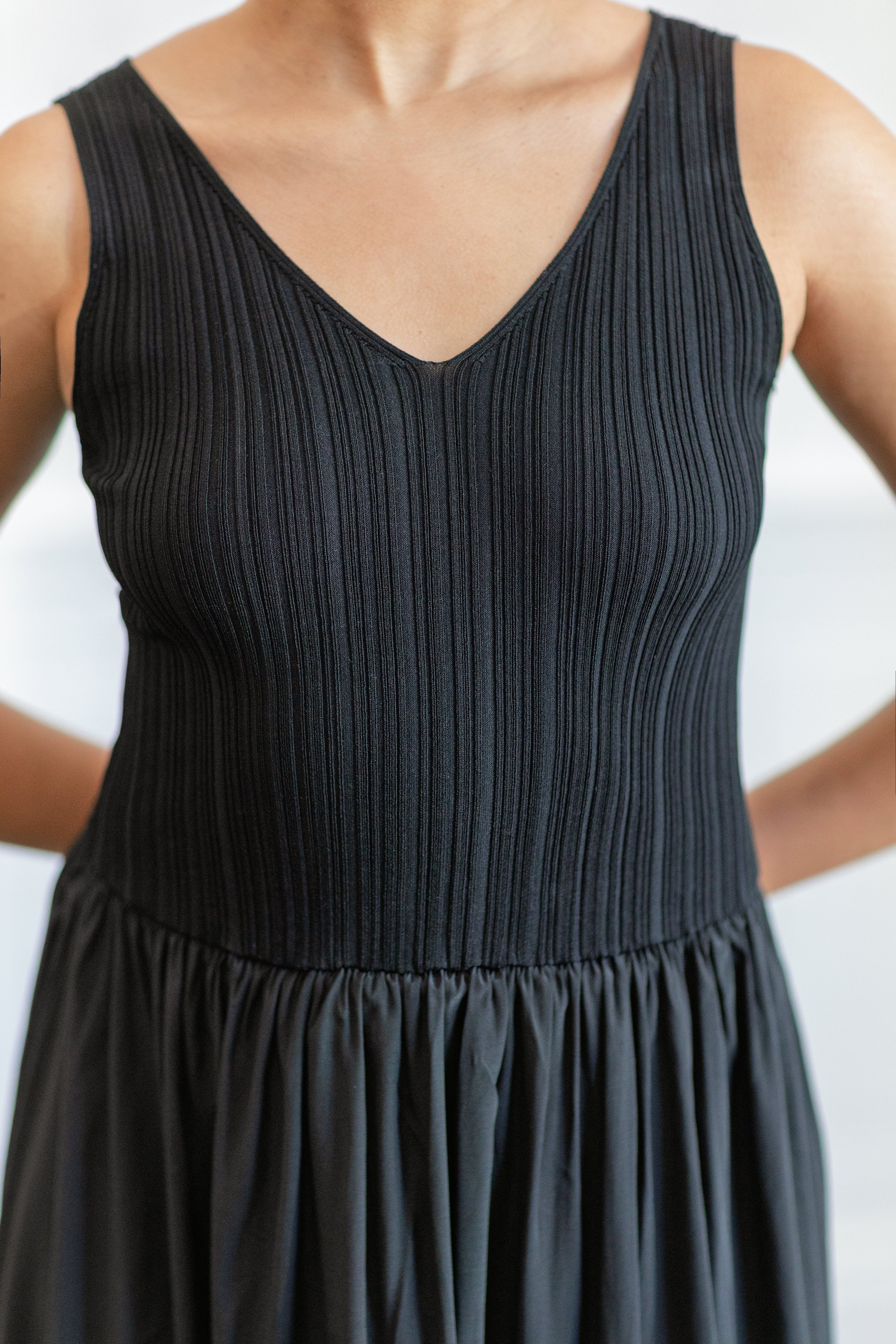 Ribbed Knit Sleeveless Midi Dress