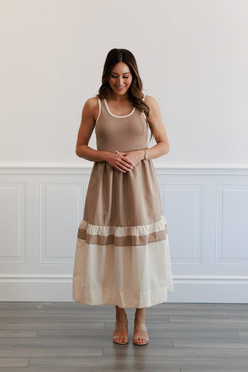 Contrast Trim Midi Dress in Tan