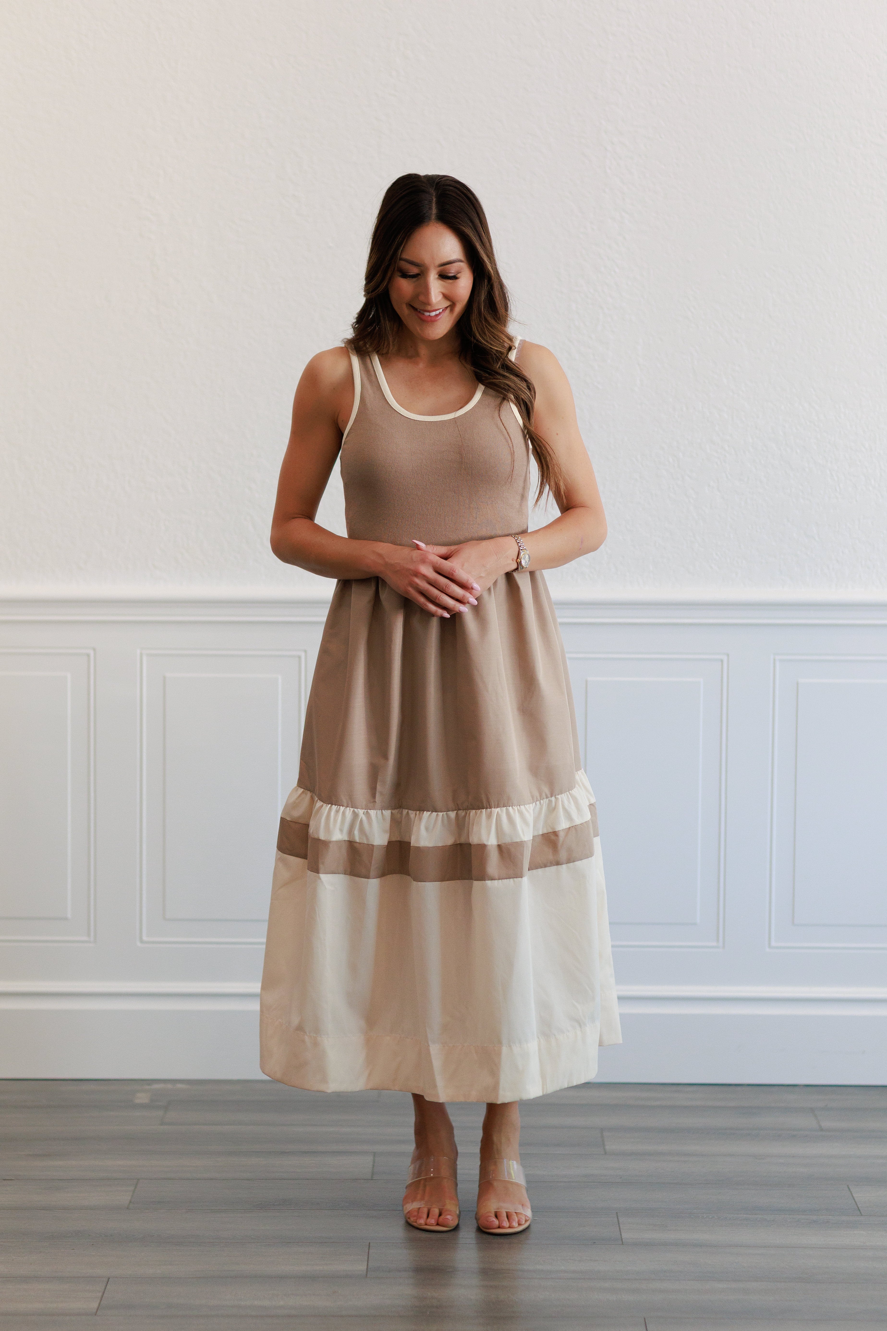 Contrast Trim Midi Dress in Tan