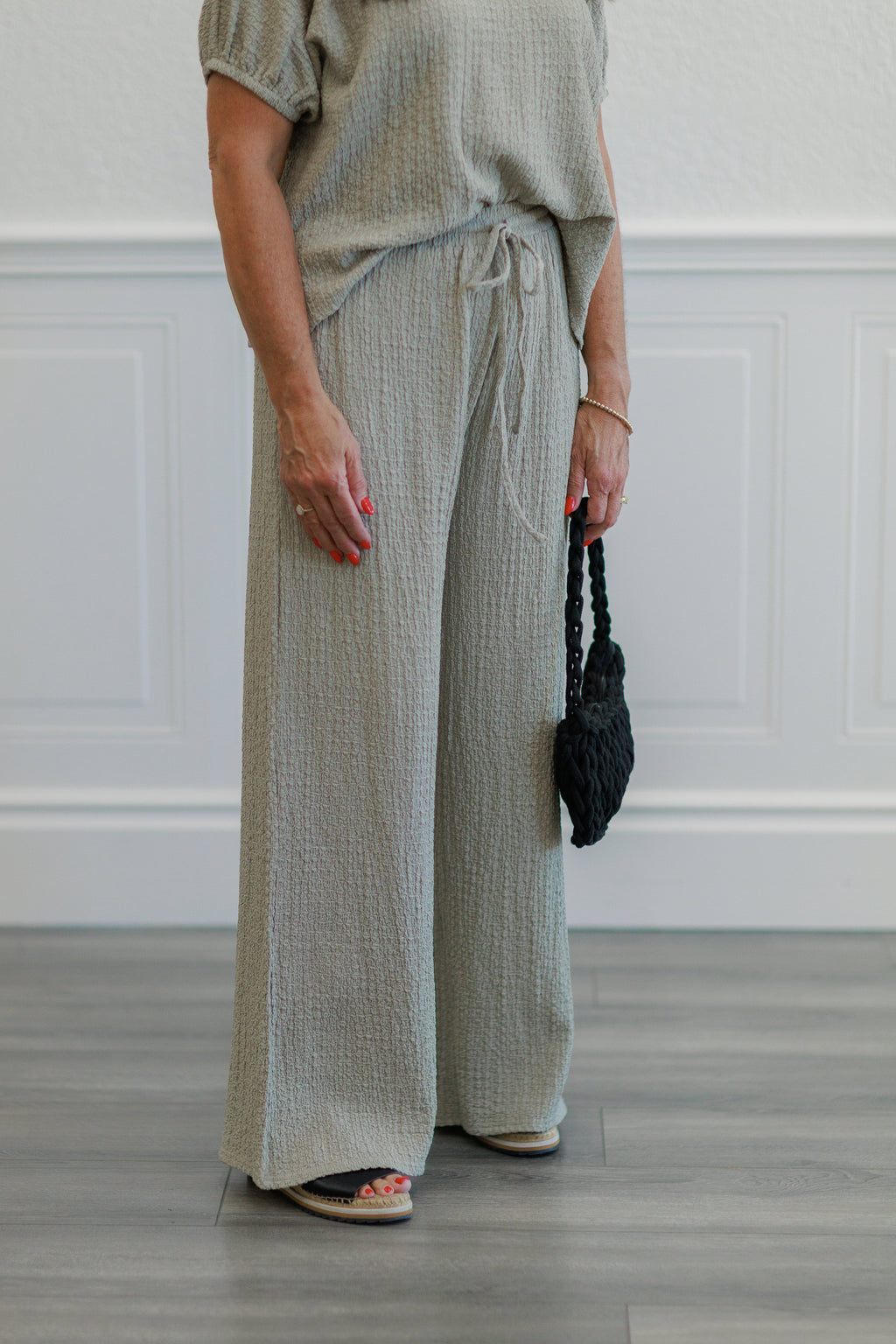 Textured Wide Leg Drawstring Pants