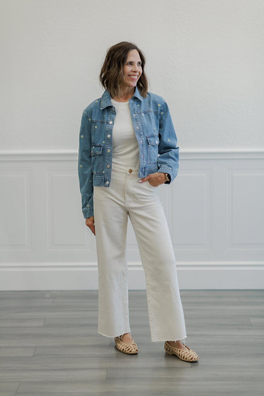 Light Wash Daisy Embroidered Cropped Denim Jacket