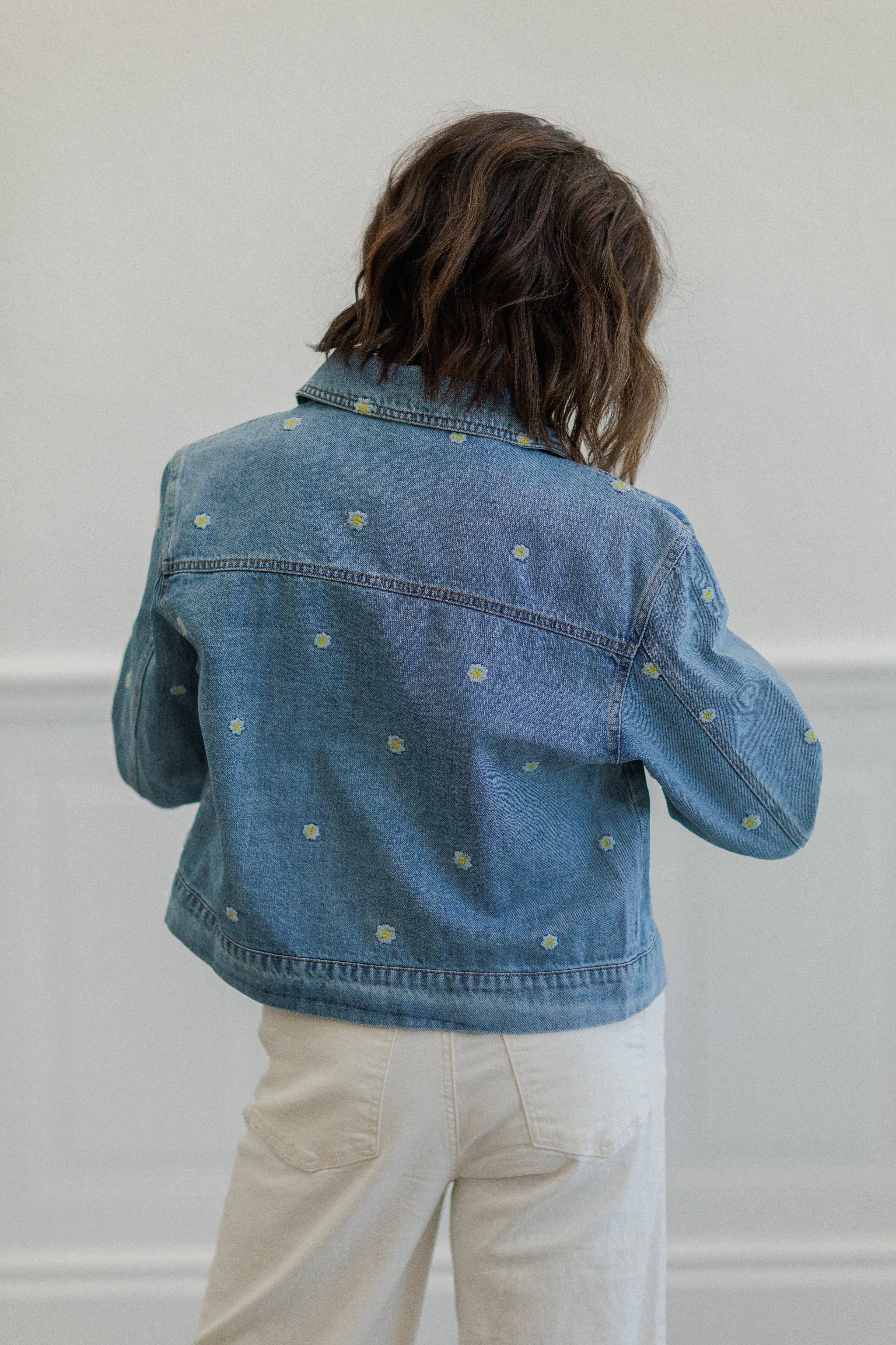 Light Wash Daisy Embroidered Cropped Denim Jacket