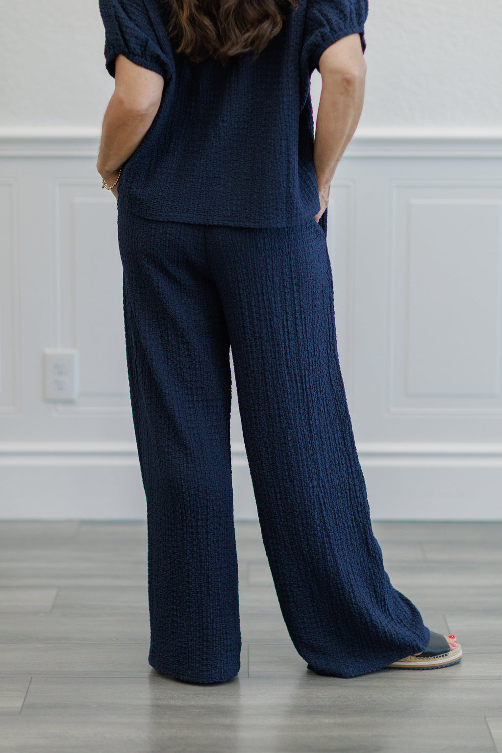 Textured Wide Leg Drawstring Pants